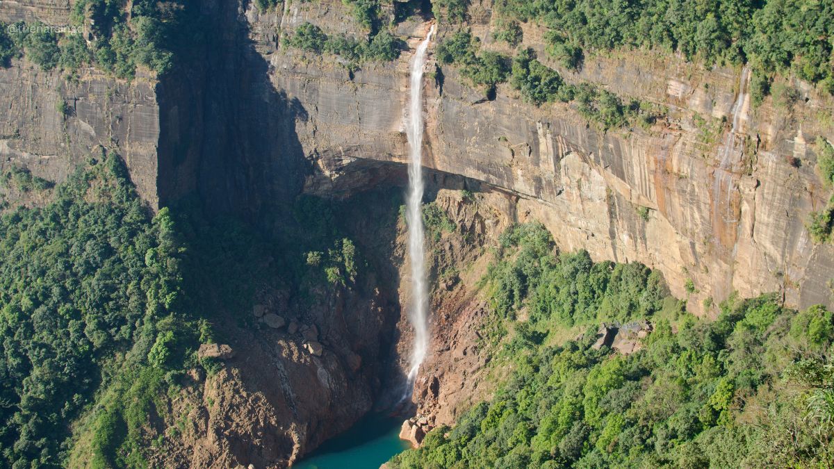 Nohkalikai Falls